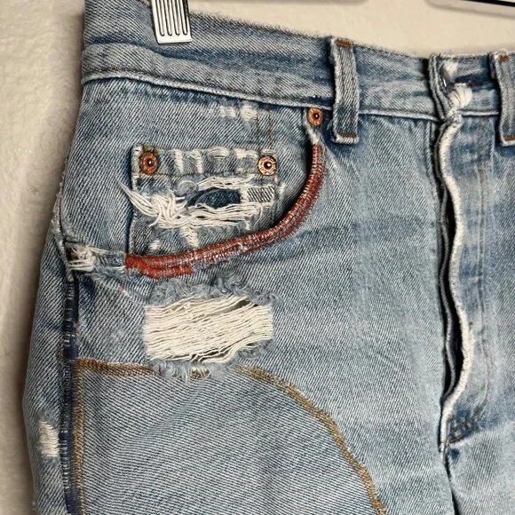 Vintage Levis Distressed Button-Fly Denim Shorts estimated size 29 waist - Picture 8 of 11